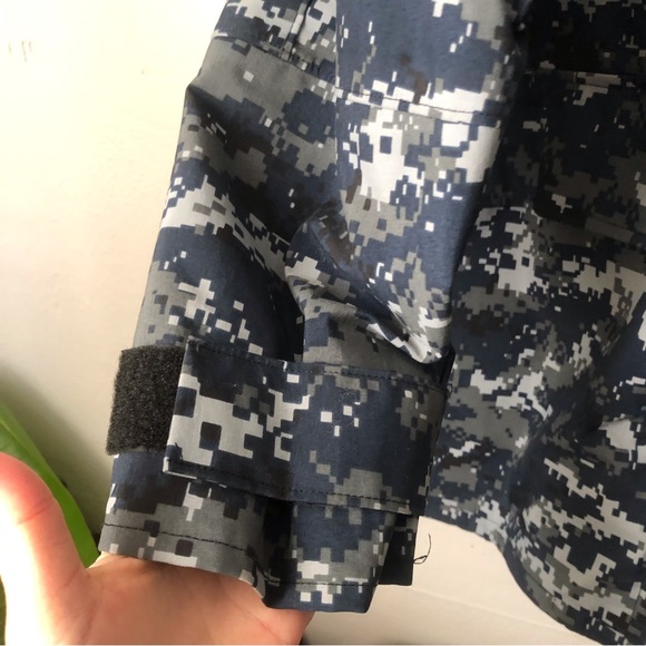 U.S. Navy parka Small Long digital camouflage practically brand new Velc… - Picture 4 of 8